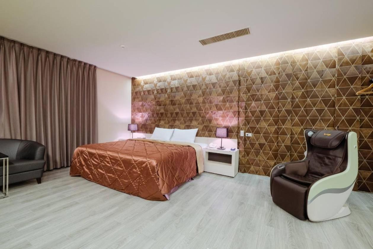Foxdou Business Motel Tainan Eksteriør bilde