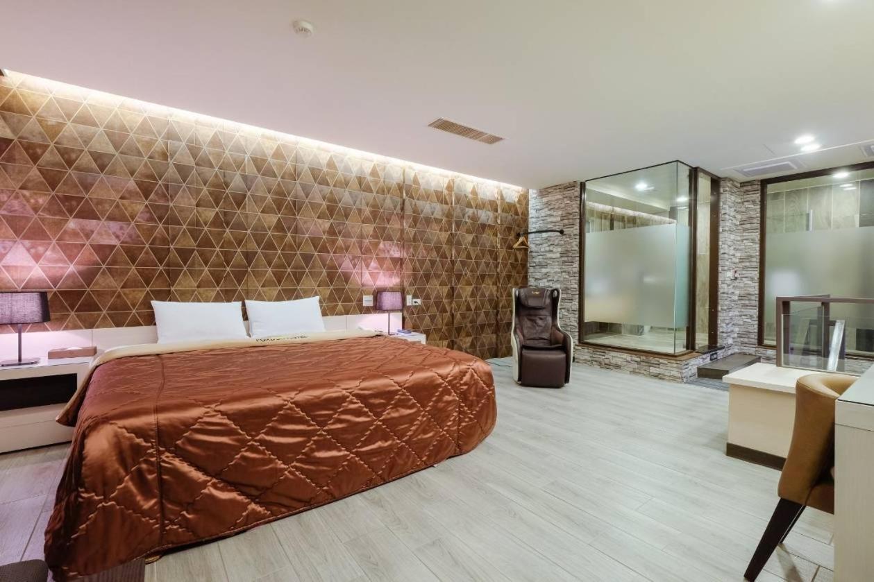 Foxdou Business Motel Tainan Eksteriør bilde